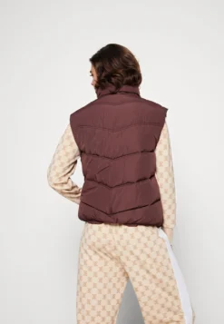 Even&Odd Veste Sans Manches - Dark Brown -Magasin De Vêtements De Mode Even&Odd a0ba0713aee44447be5d5068b0fd60a6 scaled