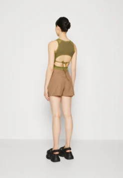 Even&Odd Short - Brown -Magasin De Vêtements De Mode Even&Odd a5c84e7db5ca43b5b2a98606afd8a36c scaled