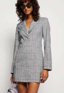 Even&Odd Robe Fourreau - Black/White -Magasin De Vêtements De Mode Even&Odd ab8e2426a8134b05b4afa439fd2bc9b7 scaled