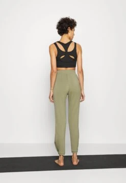 Pantalon De Survêtement - Khaki -Magasin De Vêtements De Mode Even&Odd af093af1d0194222a1777158ce861371 scaled