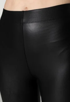 Even&Odd Wet Look Leggings - Legging - Black -Magasin De Vêtements De Mode Even&Odd b013af1fb2f4414da1c98f0088295c45 scaled