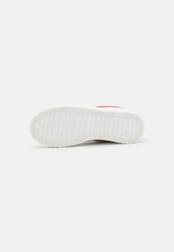 Even&Odd Baskets Basses - White /Red/Light Pink -Magasin De Vêtements De Mode Even&Odd b1bdabef30724aad891af0ae3f013d2f scaled
