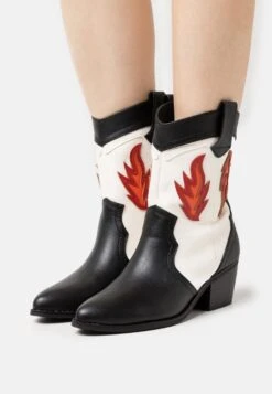 Even&Odd Santiags - Multi-Coloured