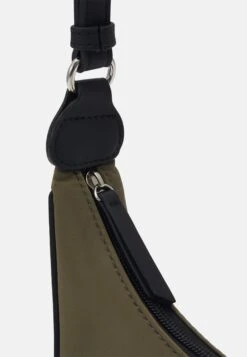 Even&Odd Sac Bandoulière - Green -Magasin De Vêtements De Mode Even&Odd bf3a46ba5e824da0b9f6b748f58d4cb9 scaled