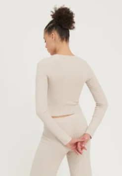 Even&Odd Gilet - Off-White -Magasin De Vêtements De Mode Even&Odd c3d4c628fecf40429ddada463986c48b scaled