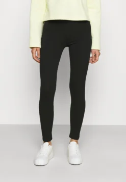 Even&Odd Set - Short - Black -Magasin De Vêtements De Mode Even&Odd c69c35ac444c4bc4a667e87d3a11b230 scaled