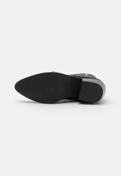 Even&Odd Santiags - Black 10 Even&Odd Santiags - Black -Magasin De Vêtements De Mode Even&Odd ca326435576d4662b5bc749dbf0cefc9 scaled