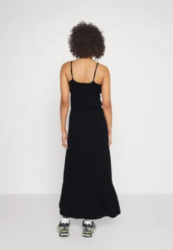 Even&Odd Maxi Dress Tiered Skirt - Robe Longue - Black -Magasin De Vêtements De Mode Even&Odd cd3b7fb9ce5f42d3ba339dd8ce0bec29 scaled