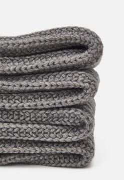 Even&Odd Écharpe - Grey -Magasin De Vêtements De Mode Even&Odd cee350b8c04c4204af9d930e073809c4 scaled