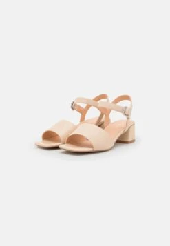 Sandales - Off-White 8 Sandales - Off-White -Magasin De Vêtements De Mode Even&Odd d26d1c2924534a53b048d513163b464f scaled