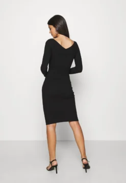Even&Odd V Ausschnitt Ripp Mini Strickkleid - Robe Fourreau - Black -Magasin De Vêtements De Mode Even&Odd d7862015ee3f47a9acd606643f06005b scaled