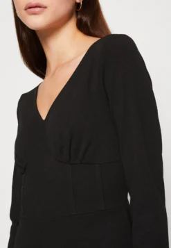 Even&Odd Wide Leg Long Sleeves Bodice - Combinaison - Black -Magasin De Vêtements De Mode Even&Odd d8272963fe164b319e02f27977f90573 scaled