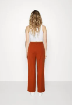 Even&Odd Pantalon Classique - Brown -Magasin De Vêtements De Mode Even&Odd d9b14acbe41c4eaa9759fae1cf0b1642 scaled