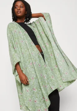 Even&Odd Veste Légère - Green -Magasin De Vêtements De Mode Even&Odd d9f64bbaeebd4abe804351631de1fd85 scaled