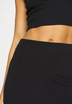 Even&Odd Jupe Longue - Black 11 Even&Odd Jupe Longue - Black -Magasin De Vêtements De Mode Even&Odd dfc777cda8934292bd897e5b8c3f1c3d scaled