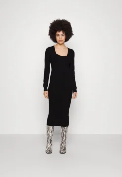 Even&Odd Robe Pull - Black