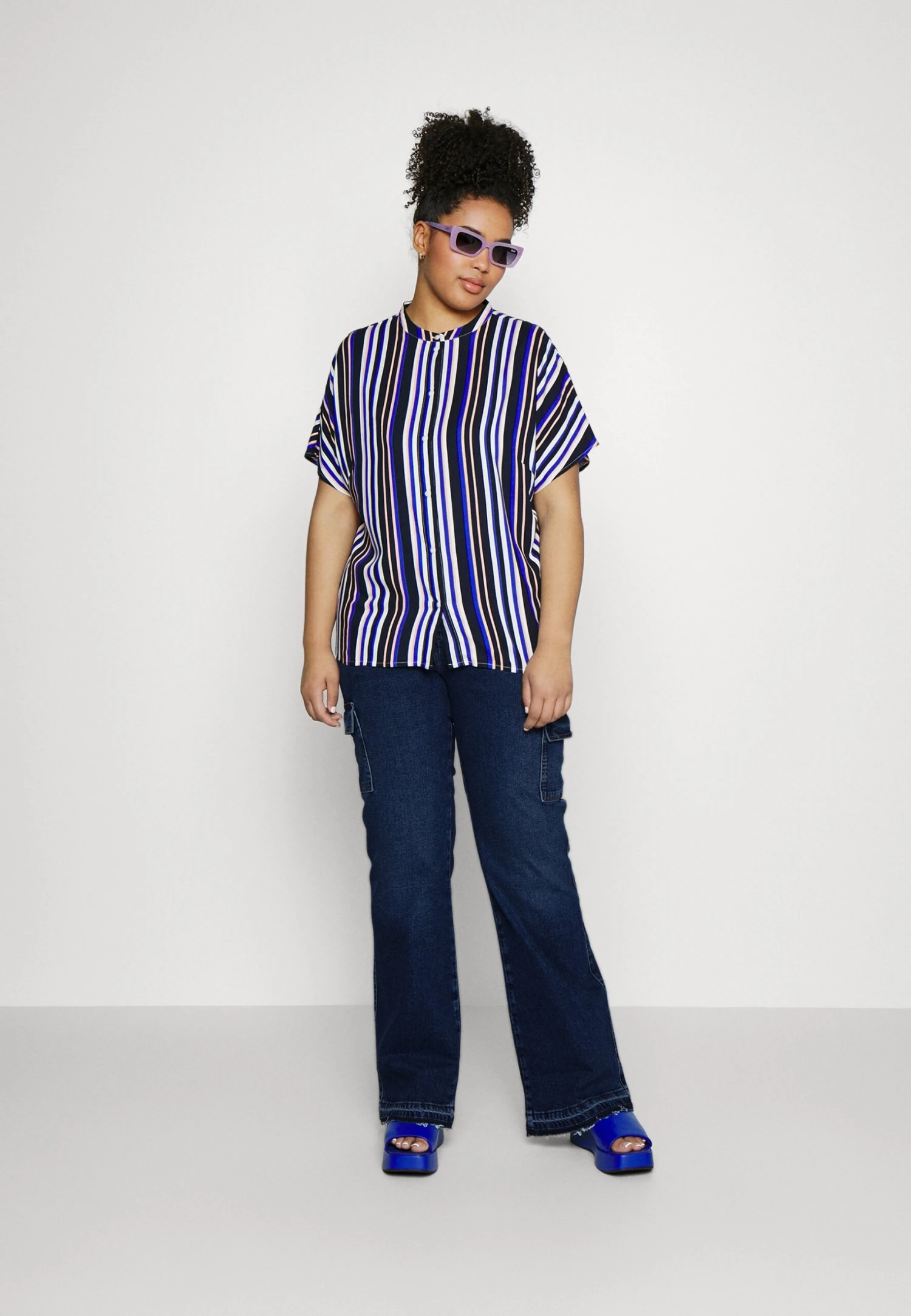 Jean Bootcut - Light Blue Denim 2 Jean Bootcut - Light Blue Denim – Image 2