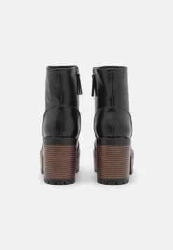 Even&Odd Bottines À Plateau - Black -Magasin De Vêtements De Mode Even&Odd eb011e685d4c4ed0b881e5b2b8d01f9f scaled