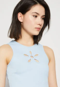 Even&Odd Débardeur - Light Blue 11 Even&Odd Débardeur - Light Blue -Magasin De Vêtements De Mode Even&Odd eb01ee8d9d3e46ccace8f2c95d50f588 scaled