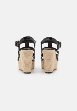 Even&Odd Sandales À Plateforme - Black -Magasin De Vêtements De Mode Even&Odd eb78658be897456b9066eee70f3661cf scaled