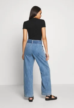 Even&Odd T-Shirt Basique - Black 7 Even&Odd T-Shirt Basique - Black -Magasin De Vêtements De Mode Even&Odd ec870a496e59431aa4b71a109e2601b4 scaled