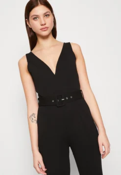 Even&Odd Going Out Low V Neck Flared Leg Belted - Combinaison - Black -Magasin De Vêtements De Mode Even&Odd f8427b06240c49ccaa2166959d756338 scaled
