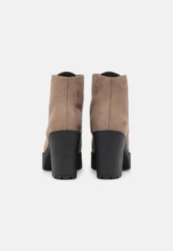 Bottines À Lacets - Taupe -Magasin De Vêtements De Mode Even&Odd f99541bbbc32414f90325ca89fee0630 scaled
