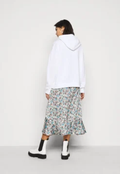 Sweat À Capuche - White -Magasin De Vêtements De Mode Even&Odd fb08311576df4d918e24e464a9462442 scaled