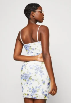 Even&Odd Robe Fourreau - White/Blue -Magasin De Vêtements De Mode Even&Odd ffad4701f1b24c5688133113f3632438 scaled